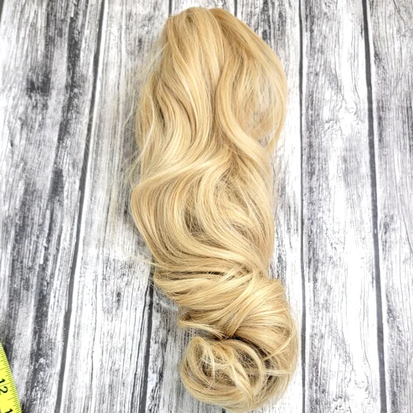 Medium Blonde Claw Clip Ponytail Wig - Picture 4 of 7